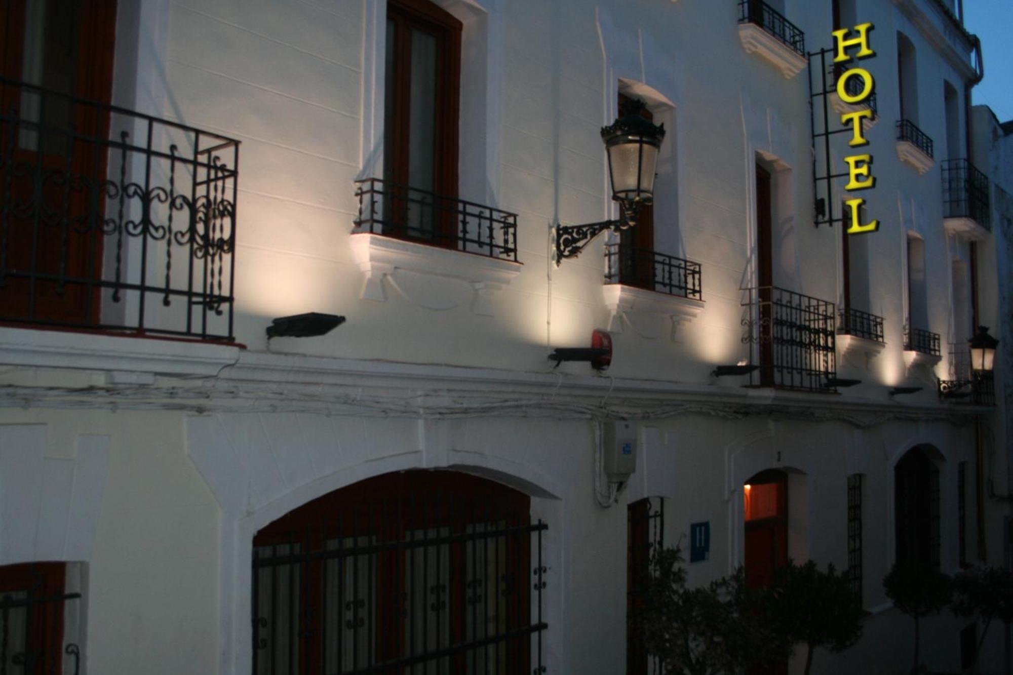 Hotel Castilla Caces 외부 사진