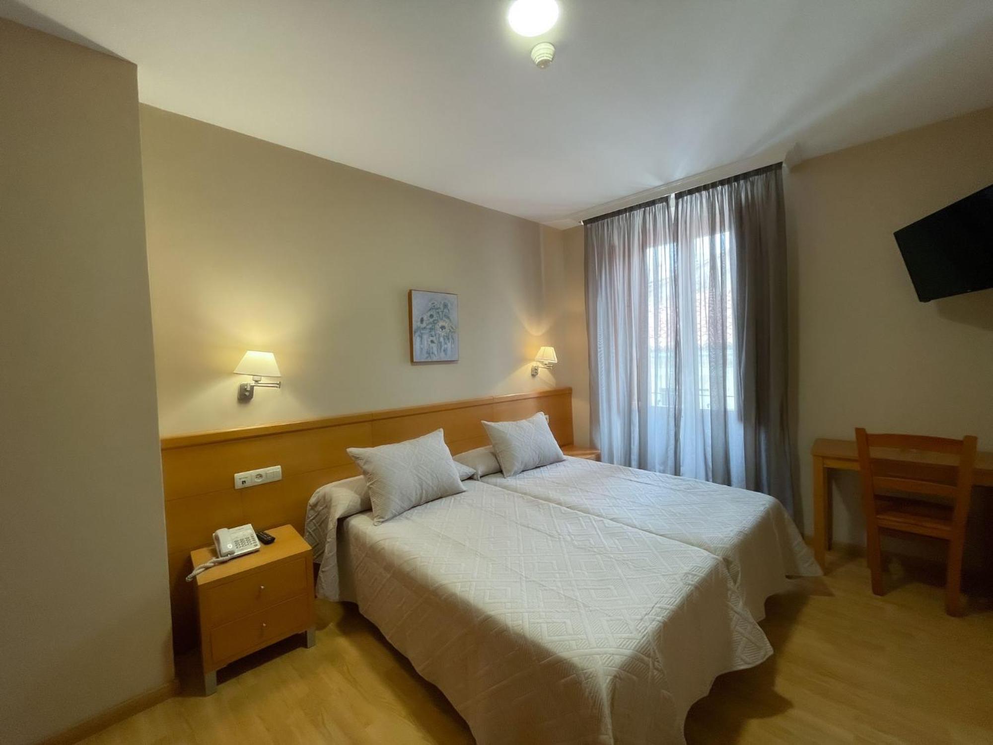 Hotel Castilla Caces 외부 사진