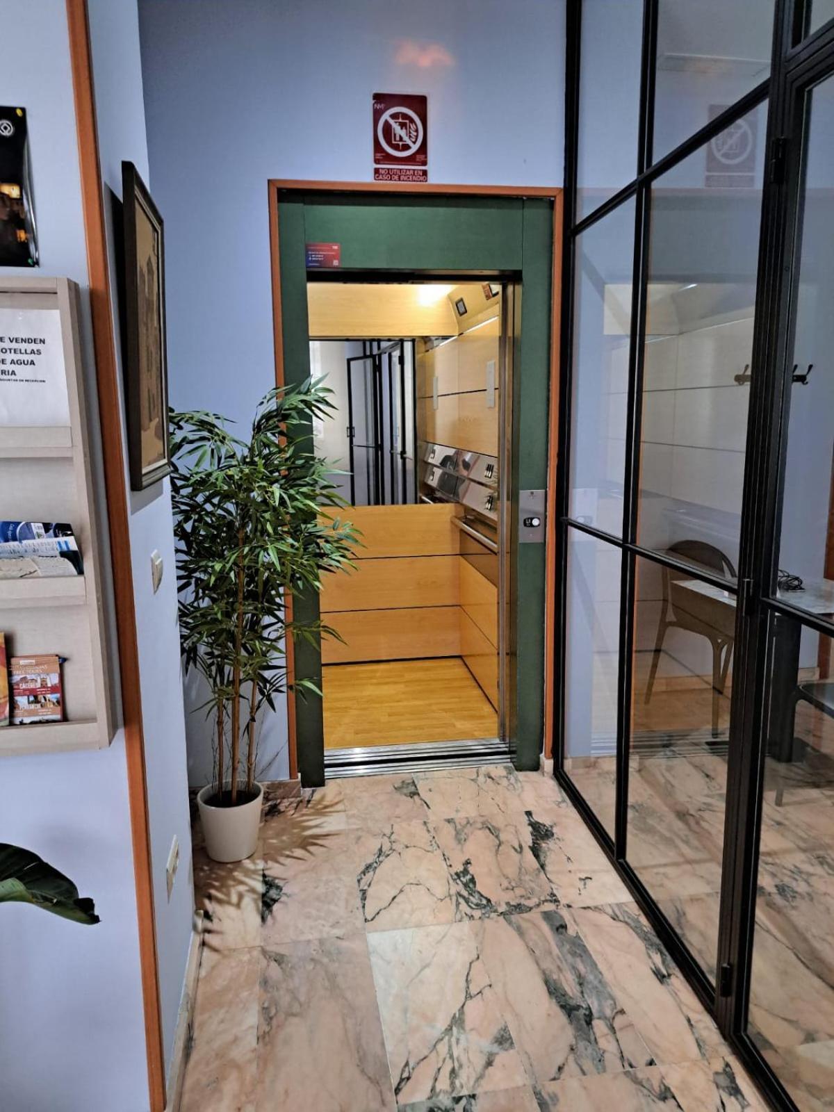 Hotel Castilla Caces 외부 사진
