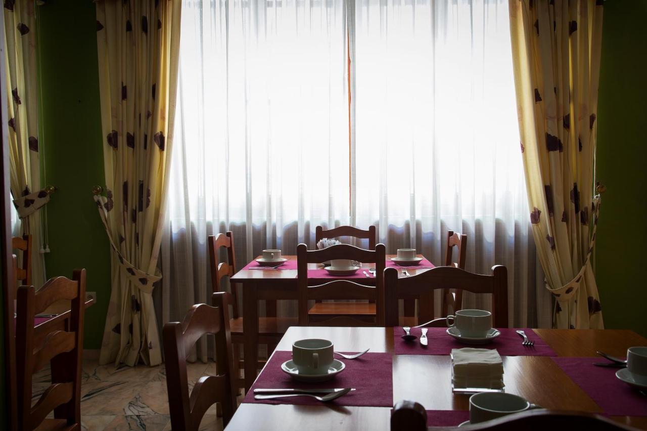 Hotel Castilla Caces 외부 사진