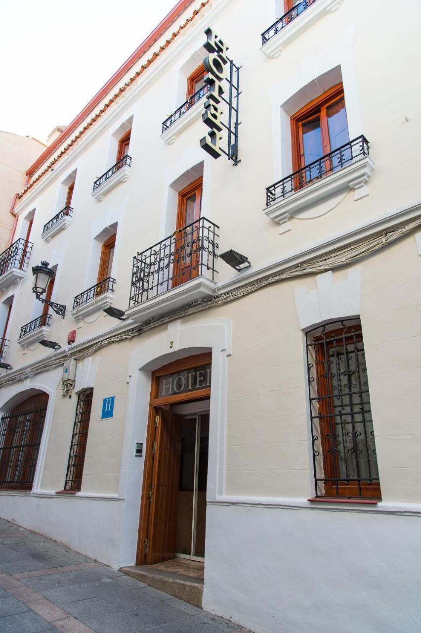Hotel Castilla Caces 외부 사진