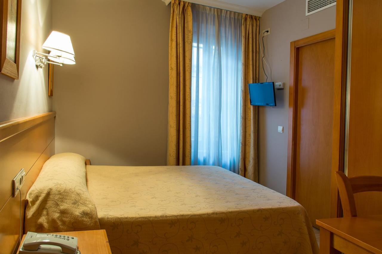 Hotel Castilla Caces 외부 사진